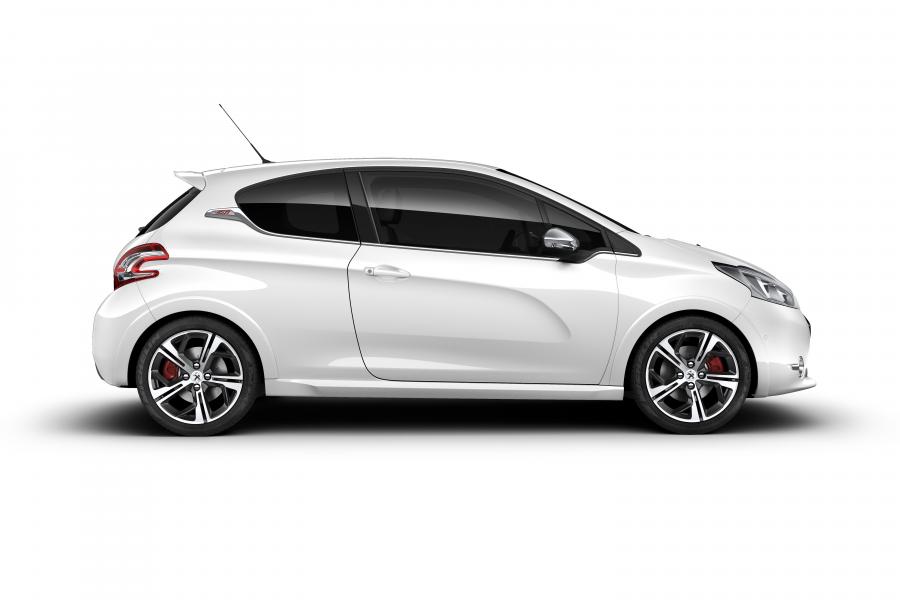  Peugeot 208 GTi 2012 года  (фото 19 из 32)